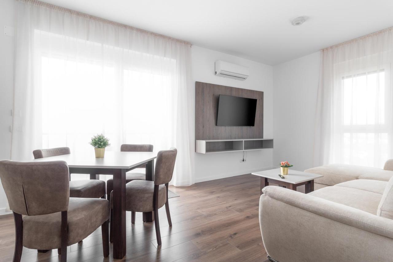Apartmán Grand Hill Flats Oradea Exteriér fotografie